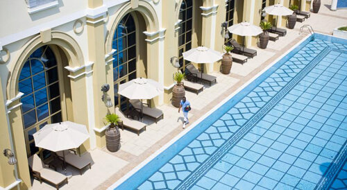 Pool area at the Movenpick Hotel Ibn Battuta Gate